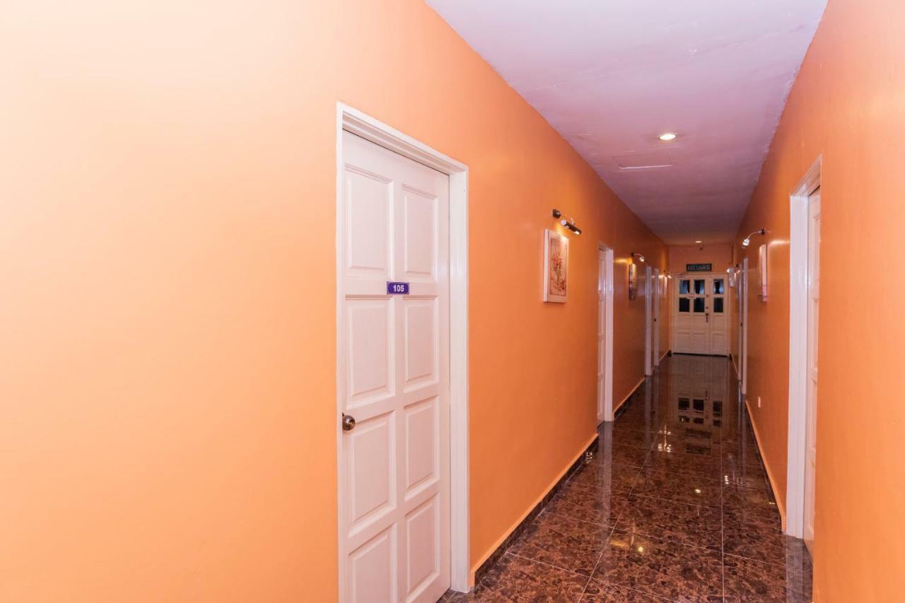 Oyo 1228 R & R Motel Johor Bahru Exteriör bild