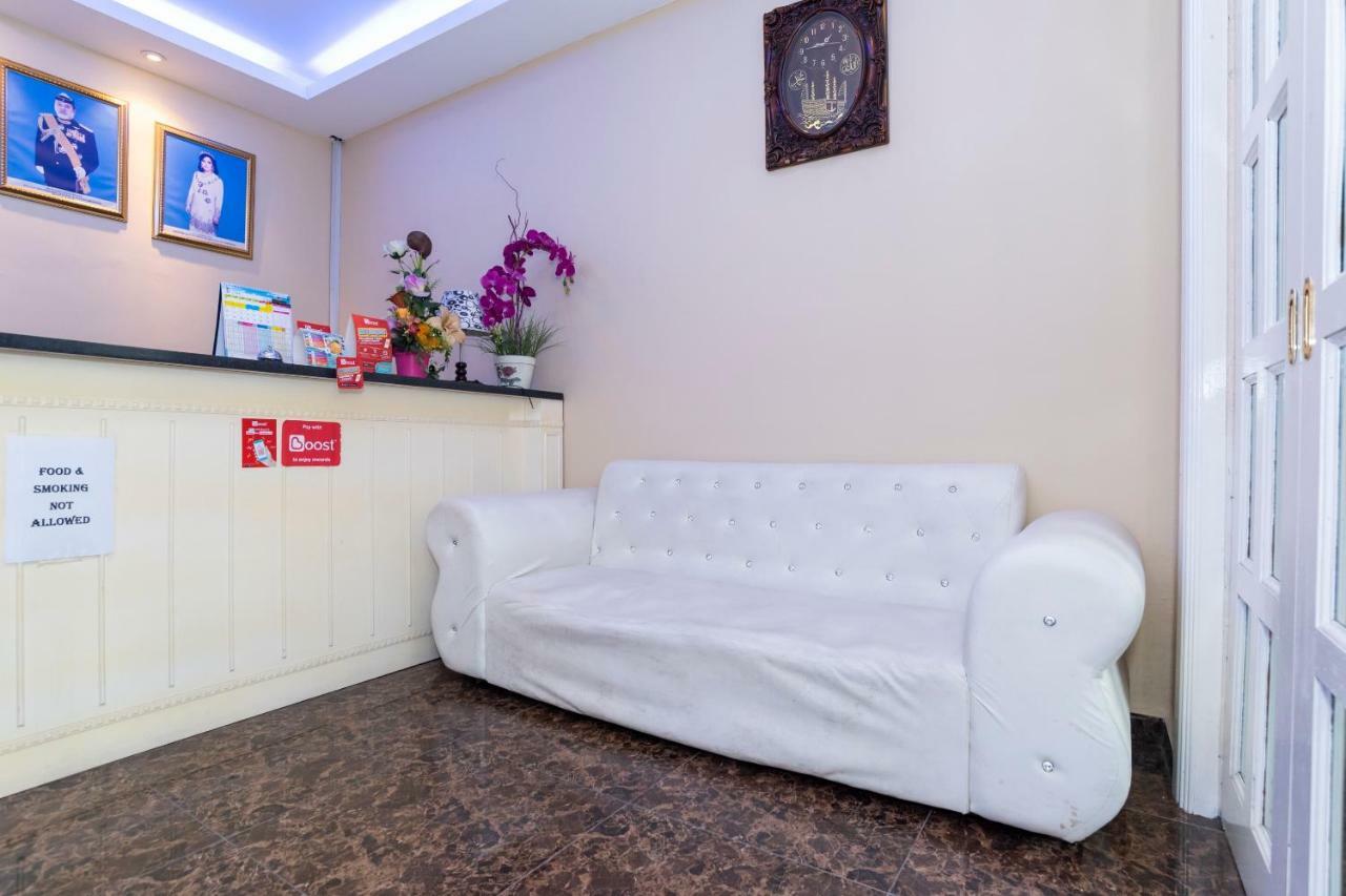 Oyo 1228 R & R Motel Johor Bahru Exteriör bild