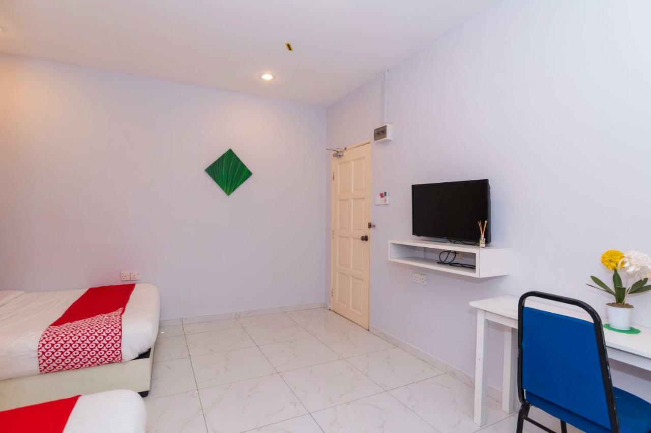 Oyo 1228 R & R Motel Johor Bahru Exteriör bild